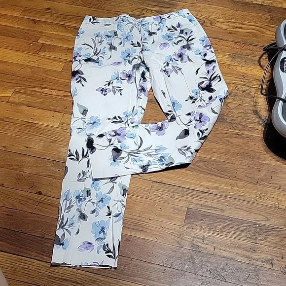 Calvin klein long pants 🌼🪻💐 floral color size 6 99 cotton 2% spandex - Picture 4 of 16